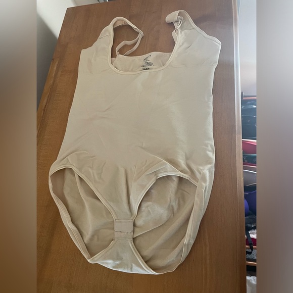 Assets shapewearr. Size 3X - Picture 1 of 2
